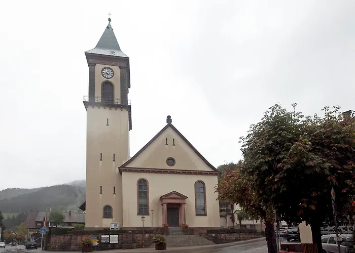 Modern In With Vineyards 巴特彼得斯塔尔-格里斯巴赫